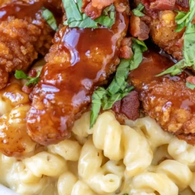 Delicious honey pepper mac and cheese inspired by Applebee's recipe.